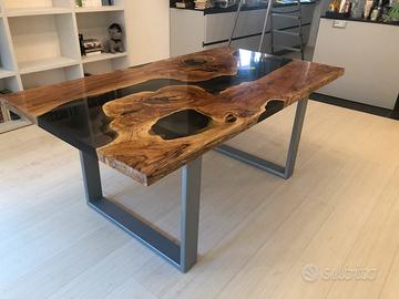 Arredo in legno massello