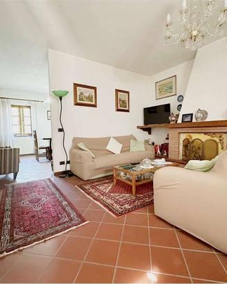Casa indipendente di 150 m² con più di 5 locali e 