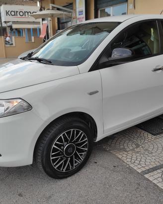 Lancia Ypsilon 2016 0.9 TwinAir Benzina metano LEG