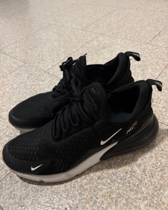 Scarpa Nike 270 nere