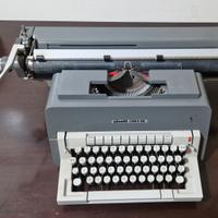 Macchina da scrivere Olivetti Linea 98