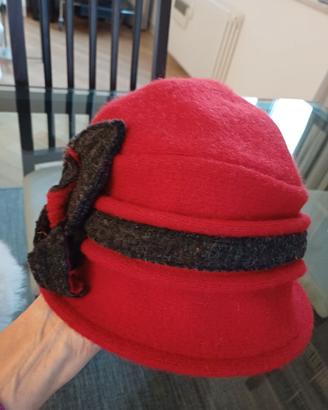 Cappello rosso in pura lana