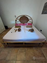 Letto in bambù con 2 mensole + 2 lampade e rete