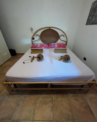 Letto in bambù con 2 mensole + 2 lampade e rete