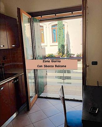 Frascati bilocale arredato con balcone