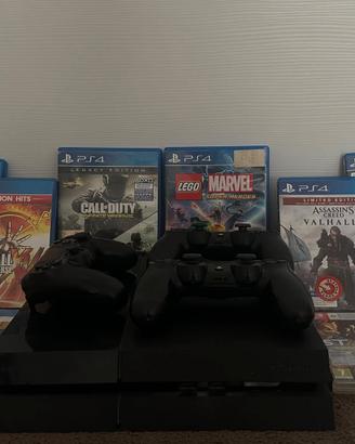 PlayStation 4 con controller e giochi inclusi