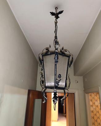 Lampadario lanterna in ferro battuto e vetro 