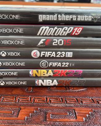 Lotto di 7 videogiochi per XBOX ONE