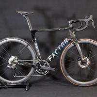 Bici da corsa Factor Ostro VAM Ultegra Di2 2023