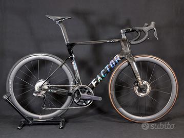 Bici da corsa Factor Ostro VAM Ultegra Di2 2023