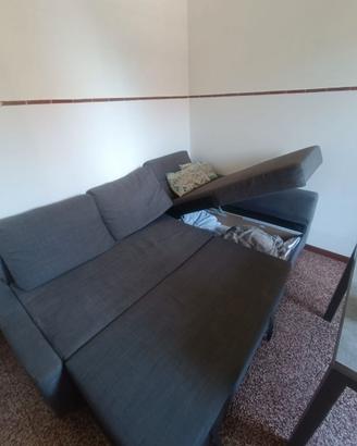 Divano grigio Ikea