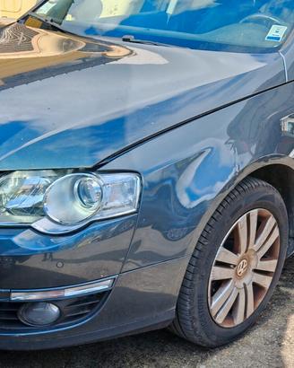 Volkswagen Passat 3C Variant 2.0 TDI per ricambi (