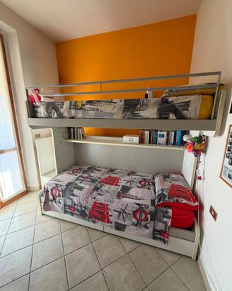 Letto a castello/soppalco + comodino