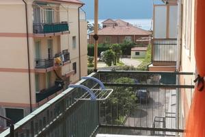 Luminoso bilocale vicino al mare