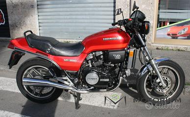 HONDA VF 750 SABRE
