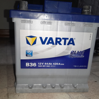 Batteria per auto (Varta B36 12V 44Ah 420A)