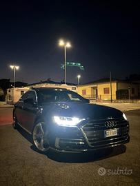 AUDI A8L 50TDI  QUATTRO LUNGO TETTO 4 ruote sterza