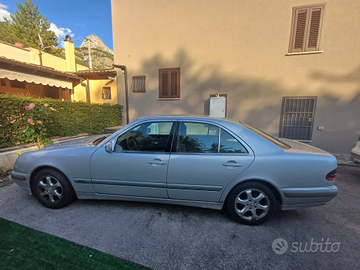 Mercedes E 220 CDI Avantgarde Comand