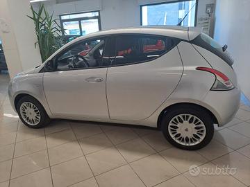 Lancia Ypsilon 1.2 69 CV 5 porte Gold