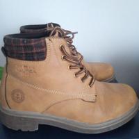 Stivali , scarpe invernali 