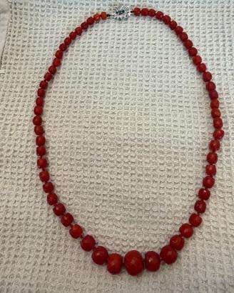 Collana antica corallo rosso autentico chius. Oro