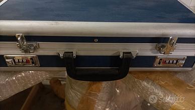 valigetta attrezzi di alluminio + cacciaviti