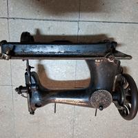 Macchina da cucire vintage amni 20