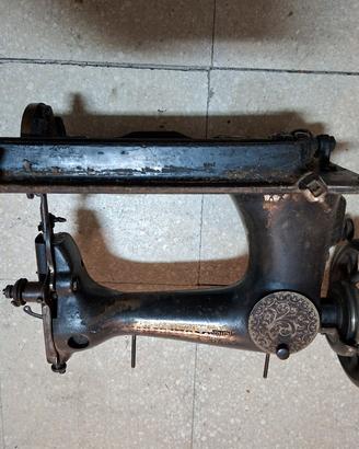 Macchina da cucire vintage amni 20