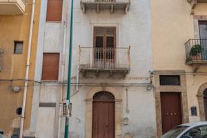 Palazzina con giardino a 200 m dalla piazza