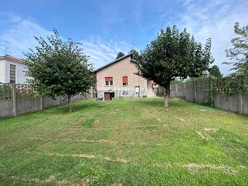 VILLA CON GIARDINO