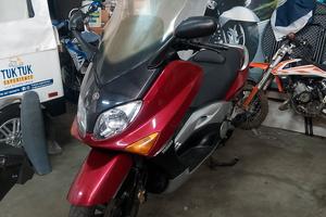 Yamaha Tmax 