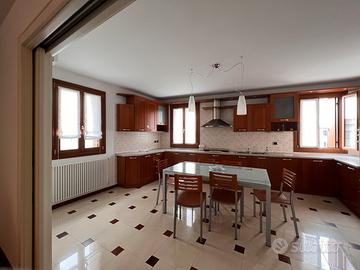 Centro storico - Appartamento signorile arredato