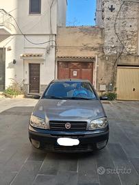 macchina fiat punto