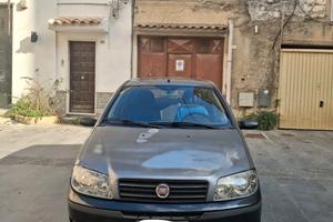 macchina fiat punto