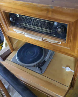 Mobile Radio con Giradischi