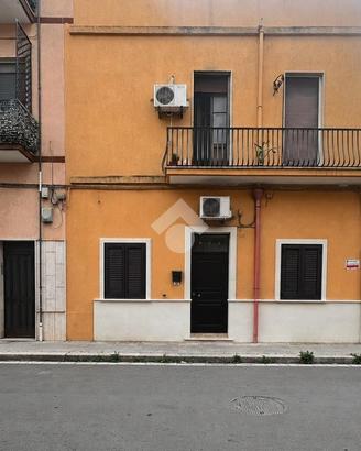 CASA SEMINDIPENDENTE A BRINDISI