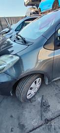 TOYOTA YARIS 2008 PARAFANGO ANTERIORE SX/DX