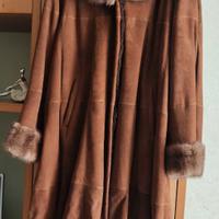 Cappotto in camoscio con pelliccia