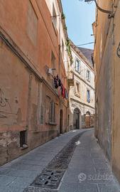 Locale con vetrina fronte strada