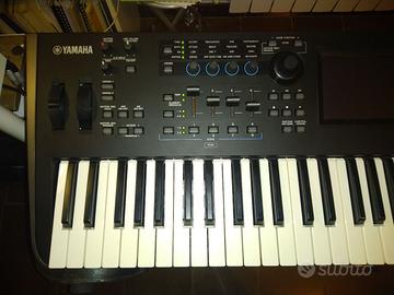 Synth Yamaha MODX 6