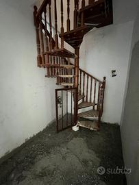 Scala a chiocciola legno
