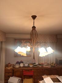 Lampadari d’epoca molto belli in vetro .