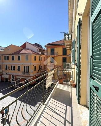 4 LOCALI A LOANO
