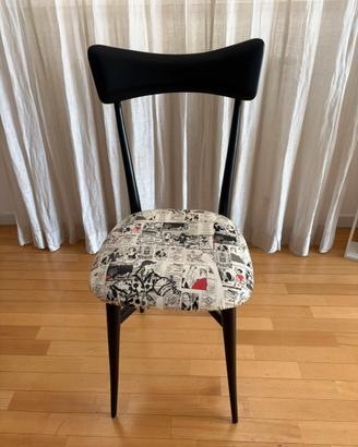 Sedia pop art profilo nero con  stampa a fumetto