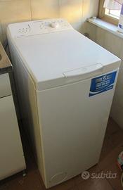 Lavatrice a carica dall'alto Indesit