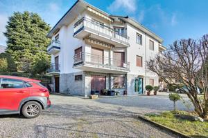 Appartamento di 100 m² con 3 locali e posto auto a