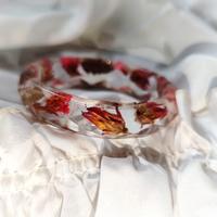 Bracciale in resina con fiori veri