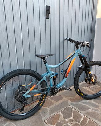 MTB Enduro Giant Reign + coppia cerchi inclusa 