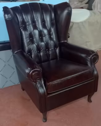 Poltrona Bergere' in pelle invecchiata vinaccio