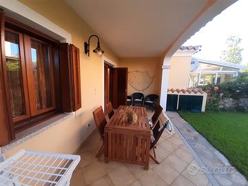 Ampia Veranda con Giardino a San Teodoro